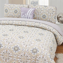 Load image into Gallery viewer, 4-Piece Set: Printed Pattern Quilt Set